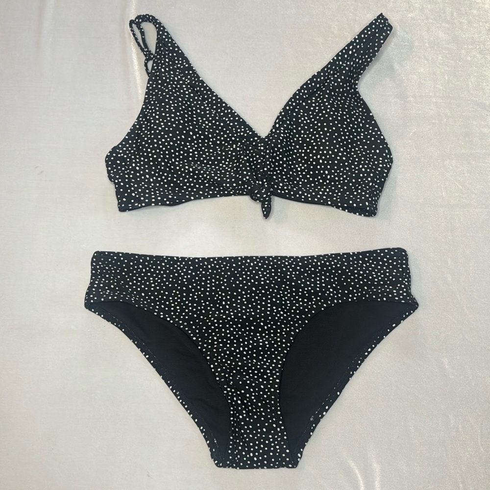 NWOT - Spotted 2-piece Swimsuit